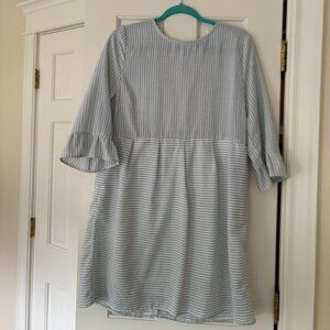 Cute striped mini dress with 3/4 length sleeves - size L